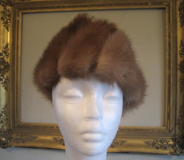 1950s designer mink and velvet hat-amanda-leader-Mink and velvet hat 0003_main_636154982554292338.JPG